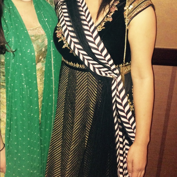 JJ Valaya Gown Anarkali Dress / Suit - Picture 6 of 9